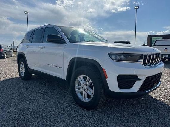 JEEP GRAND CHEROKEE 2023 1C4RJHAG0PC514518 image